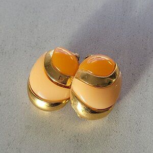 Elegant Vintage 80s Peach & Gold Enamel Clip-On Earrings Retro Oval Statement